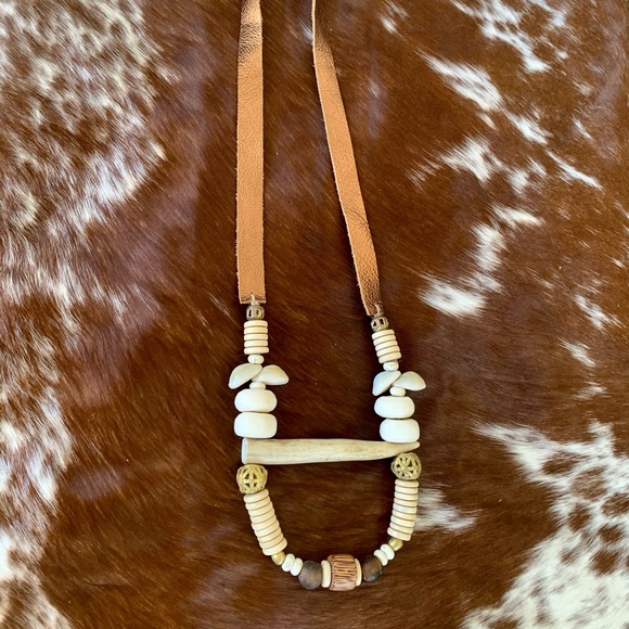 🌾 Antler Tine Boho Necklace - Picture 2 of 4